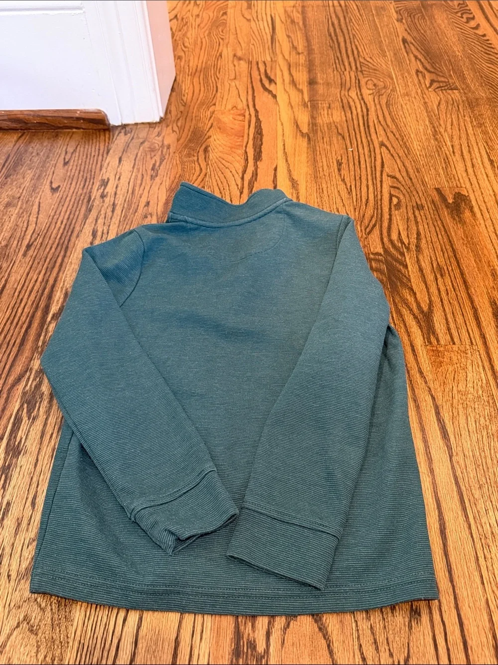 Boys Vineyard Vines Size small half-Zip Sweater in Green subtle navy stripe